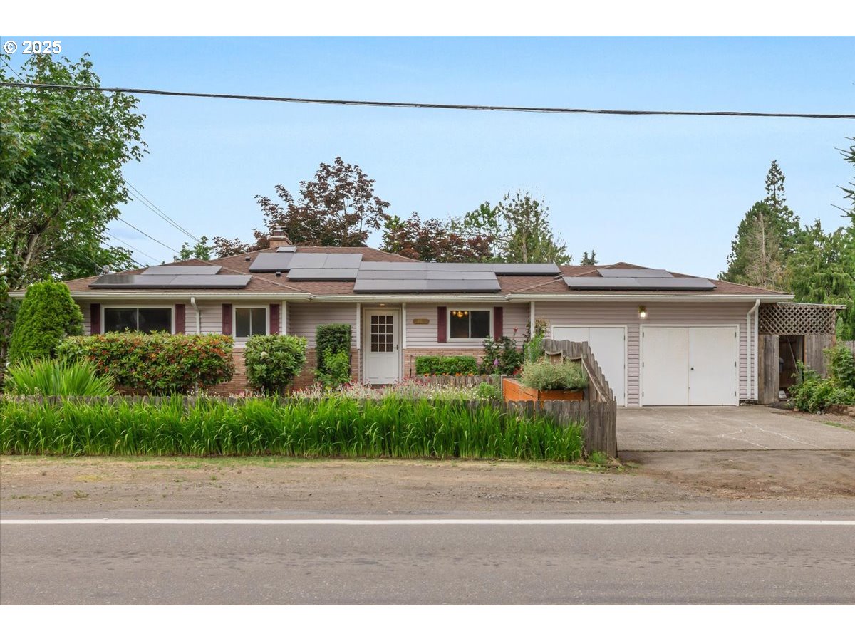 886 LINN AVE