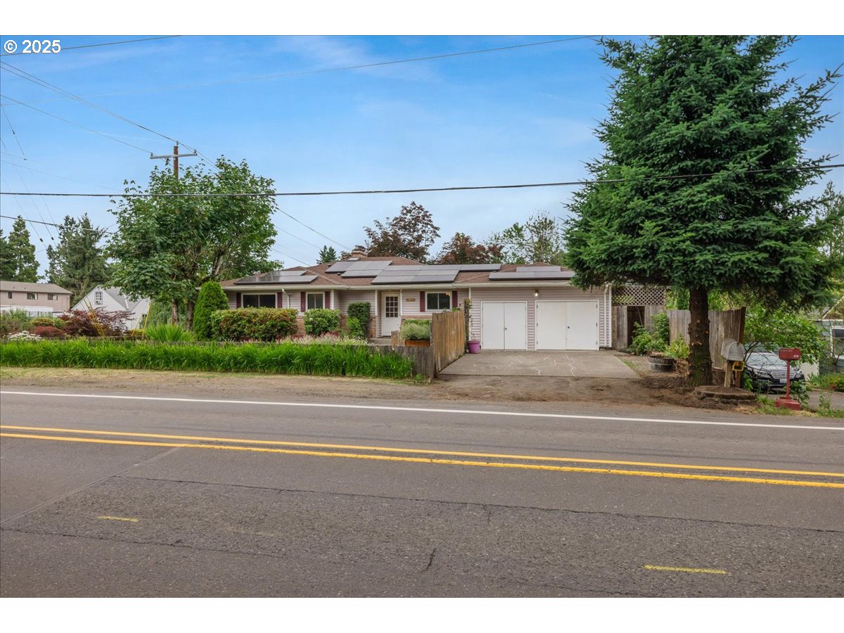 886 LINN AVE