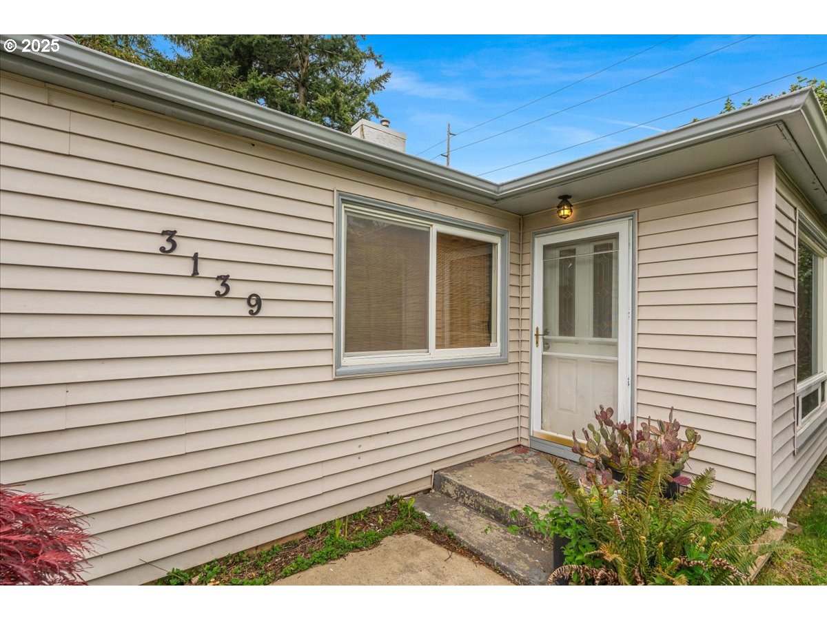 3139 MAIN ST