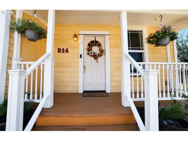314 E Main ST