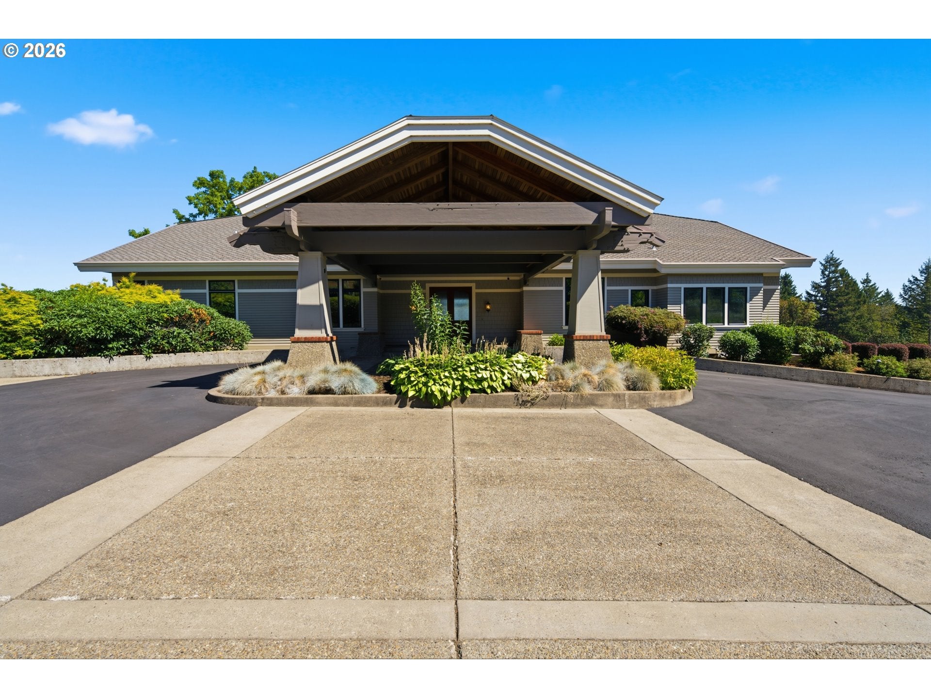 3252 MOUNT KUEBLER DR