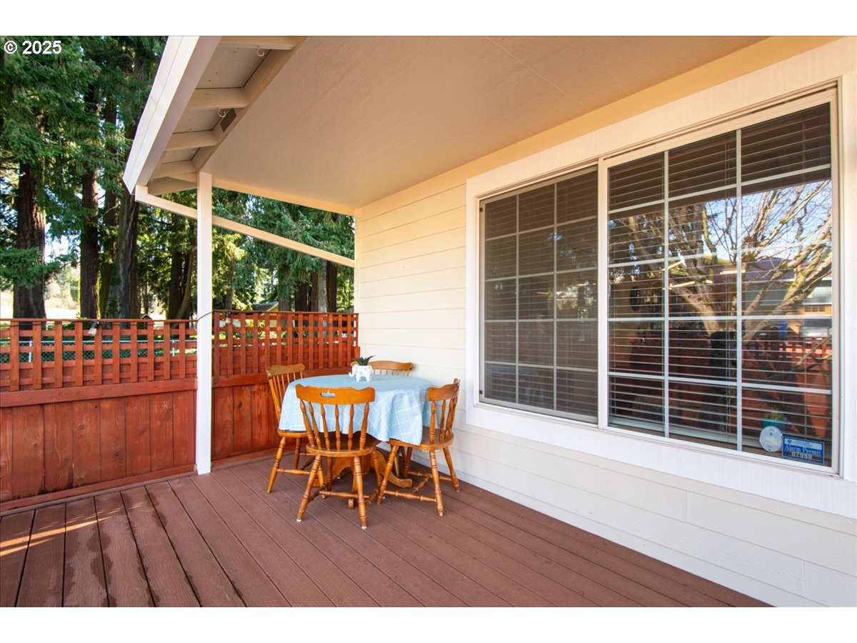 1817 NE EDGE PARK LOOP