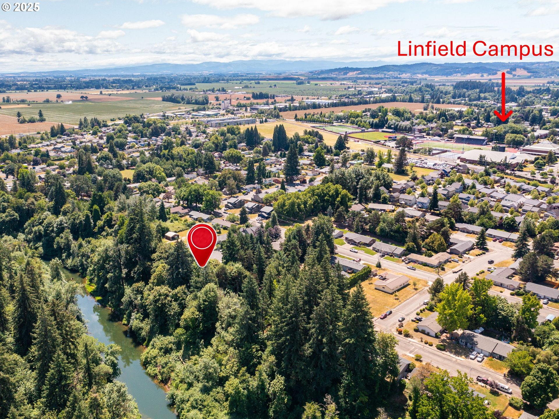 890 SE ROBERTS CT