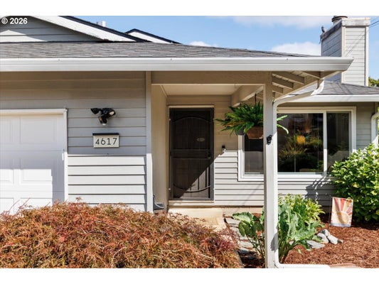 4617 SW POMONA ST, PORTLAND, OR 97219 - Image 4e2a15092b3e3c7389ffa4fb9a20b82e/2061995959