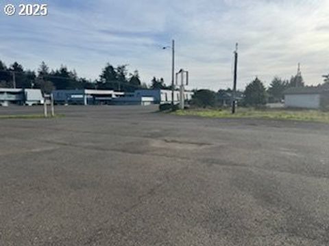 1073 HIGHWAY 101 Florence OR 97439