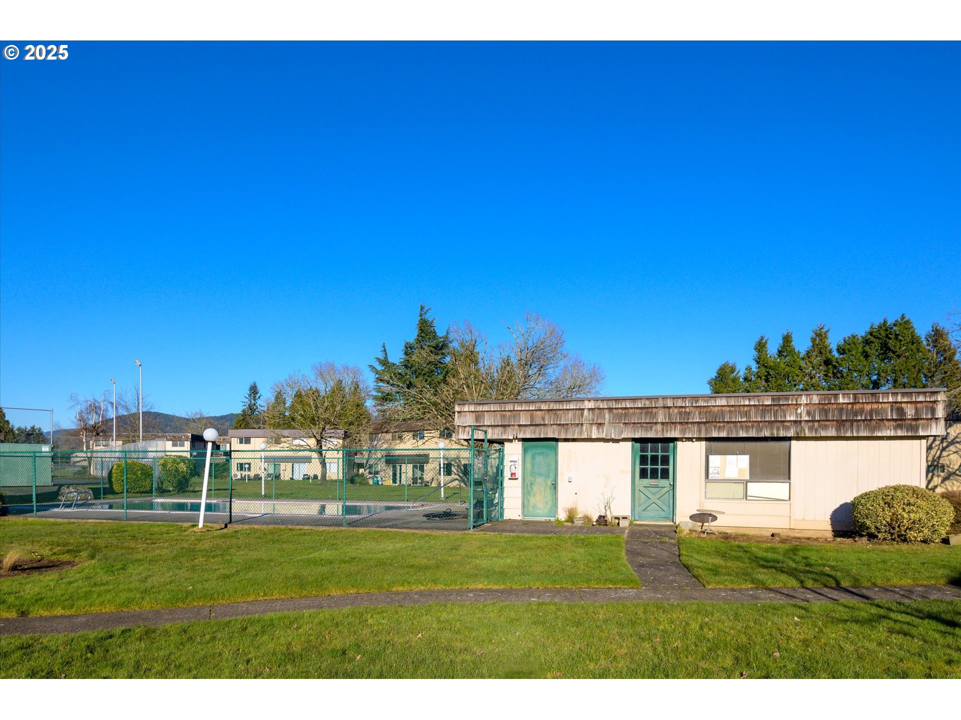 Springfield, Oregon 97477, United States, 2 Bedrooms Bedrooms, ,1 BathroomBathrooms,Residential,Pending,4844