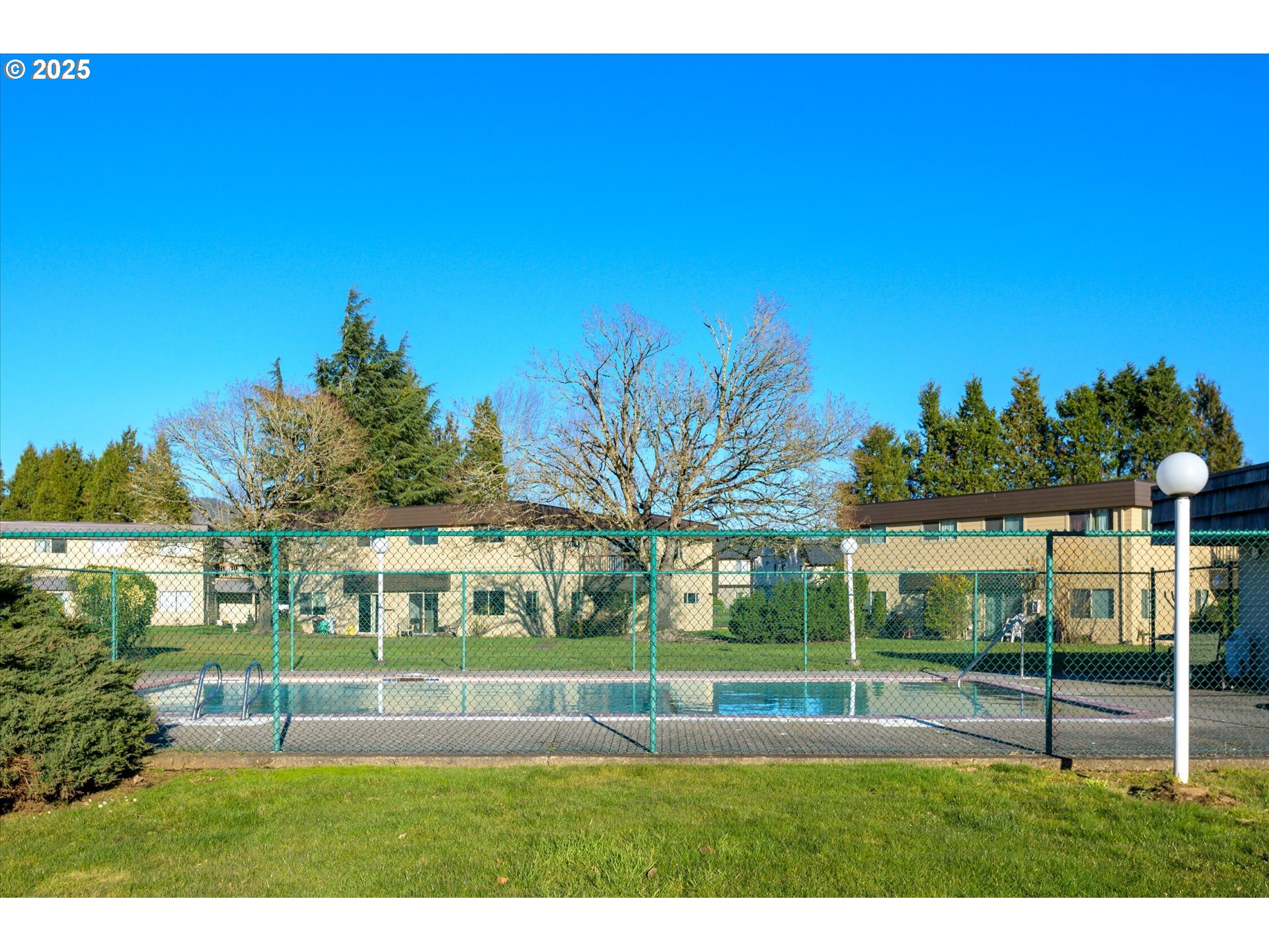 Springfield, Oregon 97477, United States, 2 Bedrooms Bedrooms, ,1 BathroomBathrooms,Residential,Pending,4844