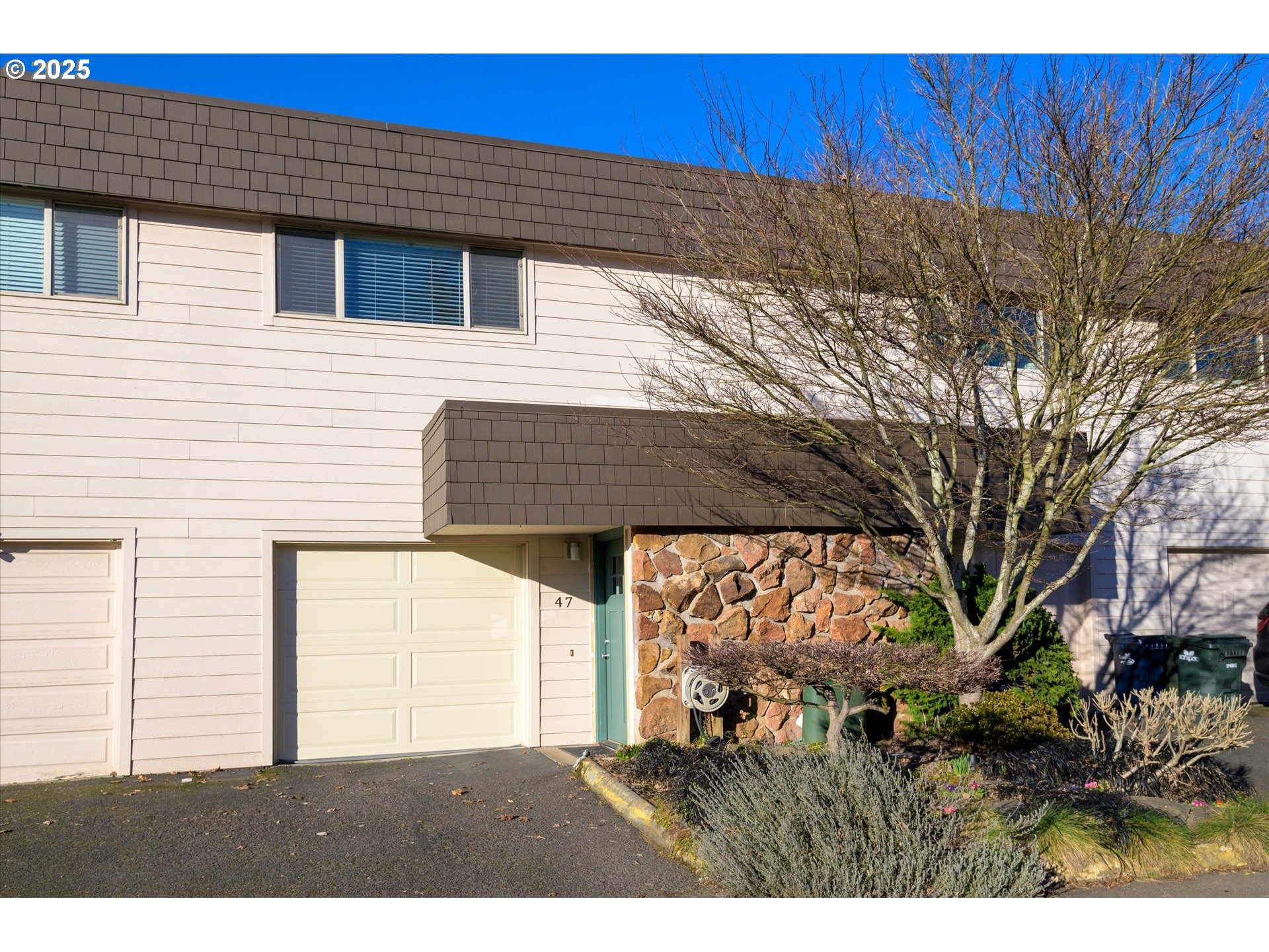 Springfield, Oregon 97477, United States, 2 Bedrooms Bedrooms, ,1 BathroomBathrooms,Residential,Pending,4844