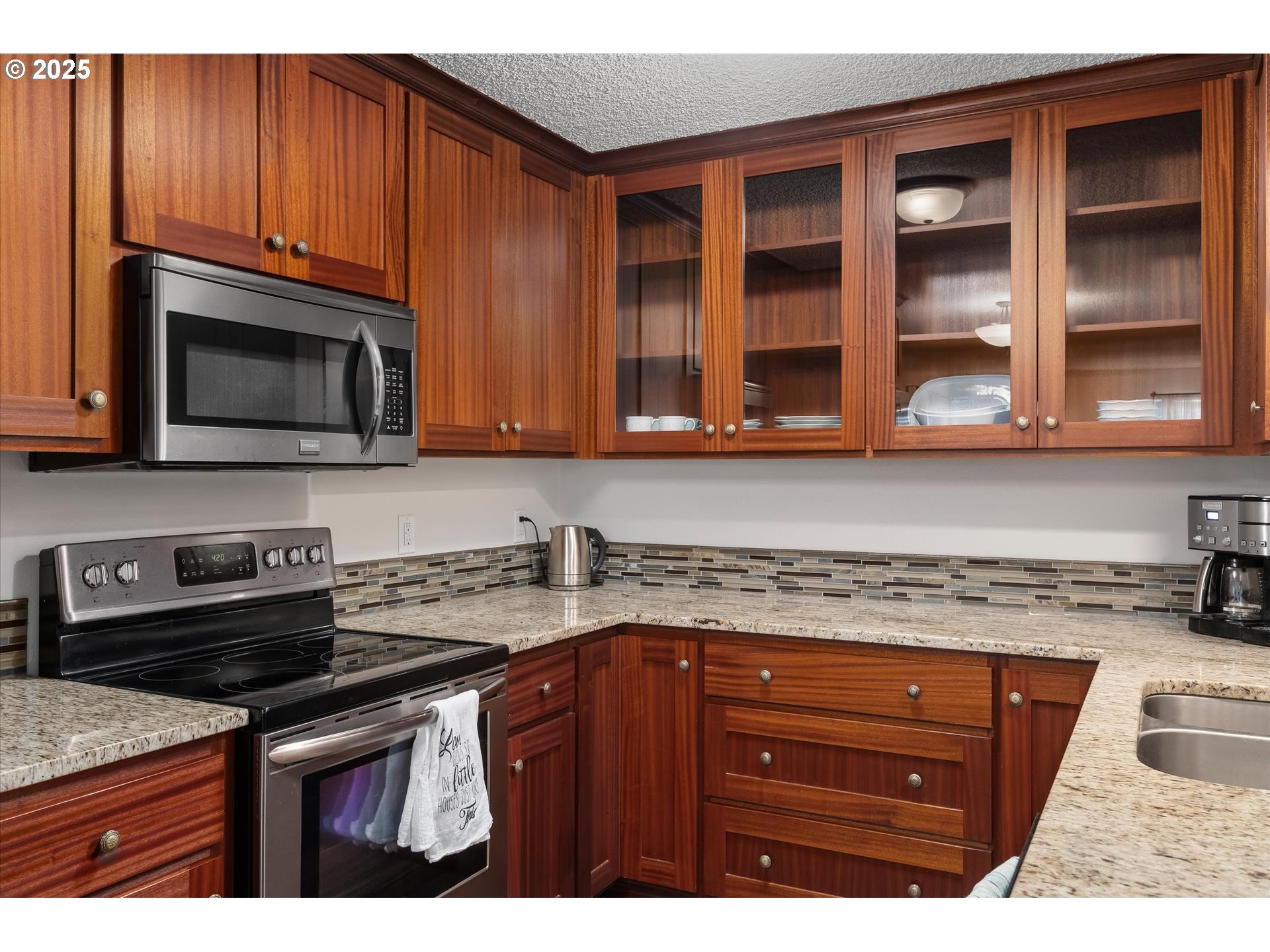 Springfield, Oregon 97477, United States, 2 Bedrooms Bedrooms, ,1 BathroomBathrooms,Residential,Pending,4844