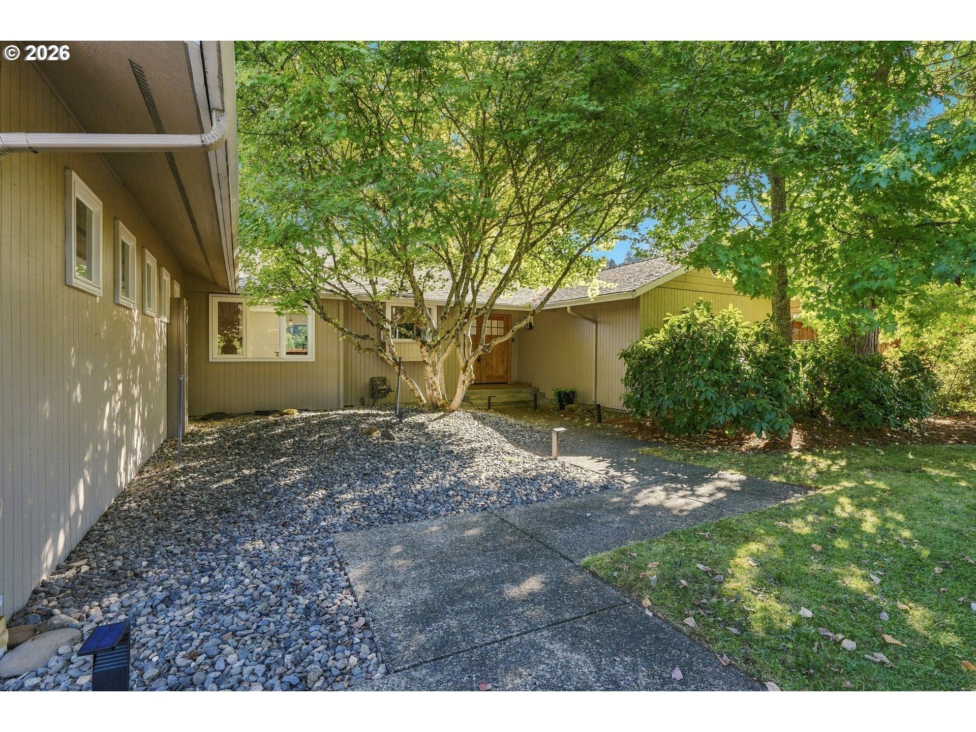 21 N RIVER DR