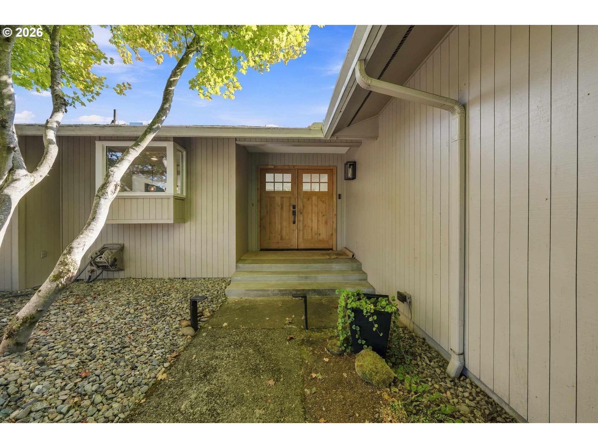 21 N RIVER DR