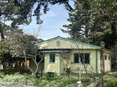 628 W 13TH ST Port Orford OR 97465