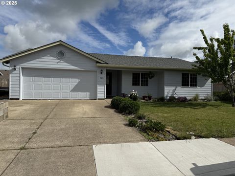 925 E LADINO PL Harrisburg OR 97446