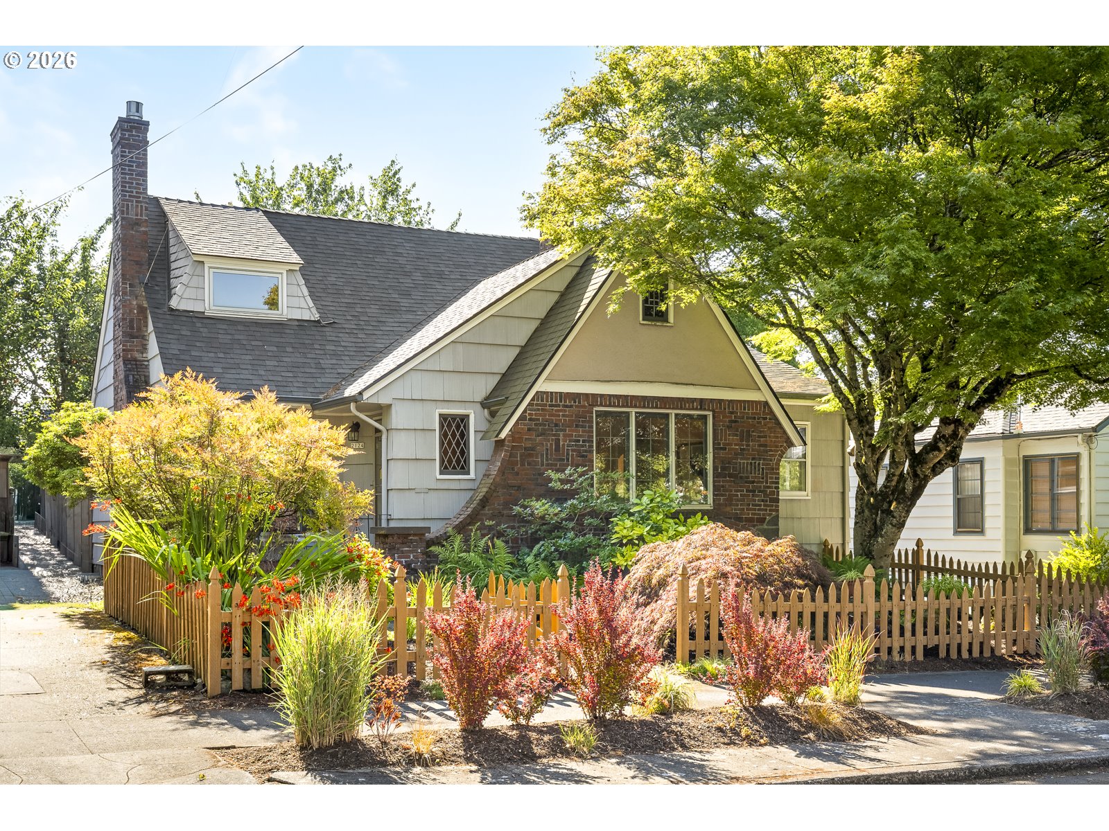 2124 NE 60TH AVE