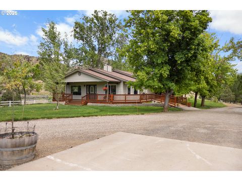 33817 GAGE RD Mitchell OR 97750