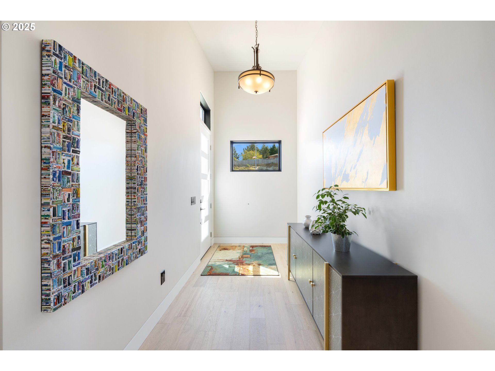 1940 PACIFIC VIEW LN