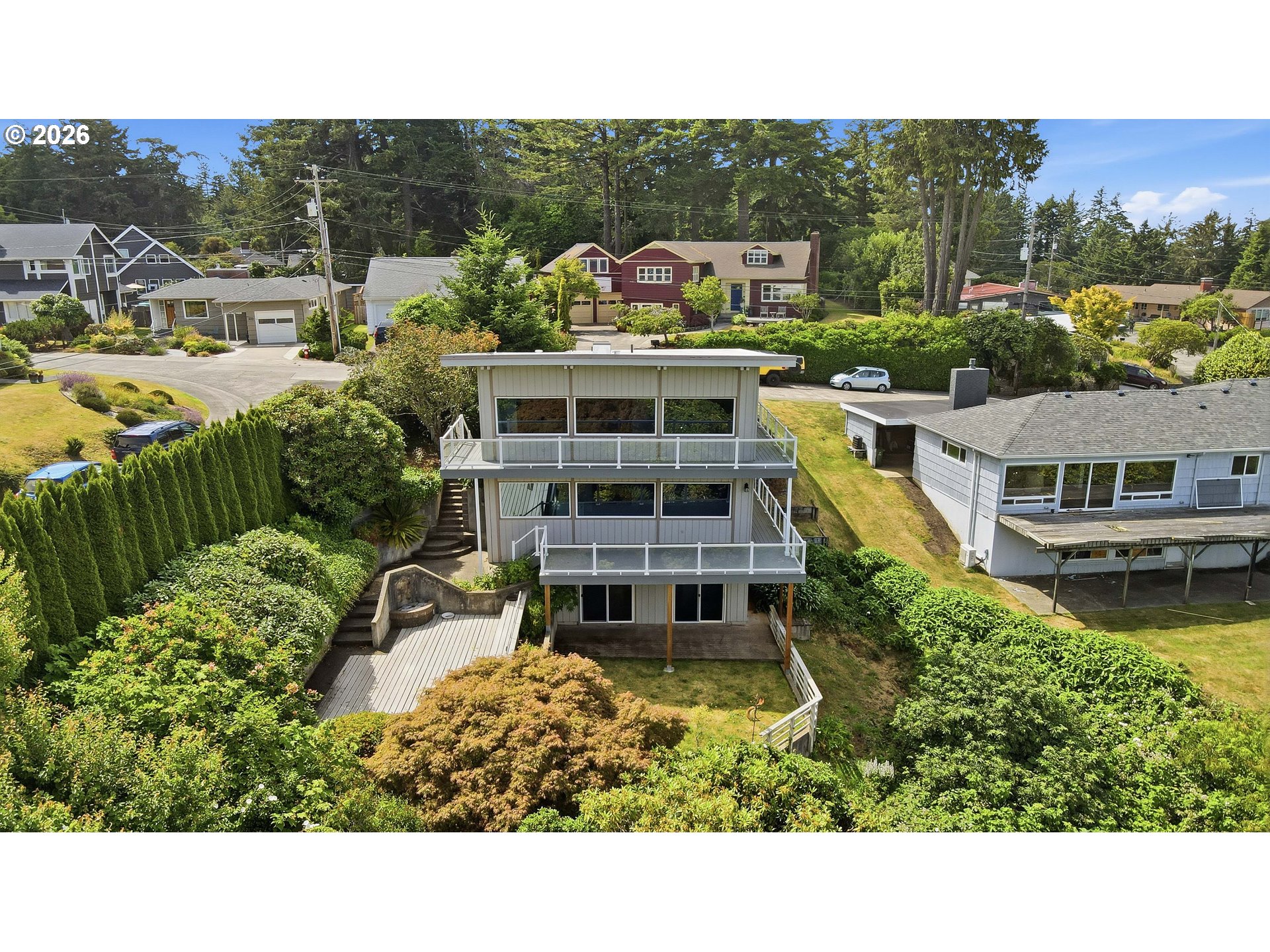 451 SIMPSON AVE