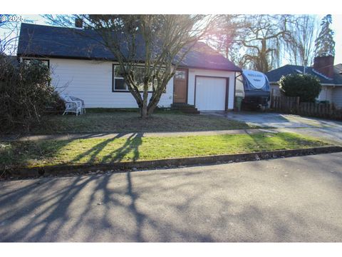 A home in Newberg