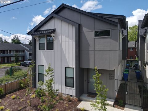 2389 SE 135TH AVE Portland OR 97233