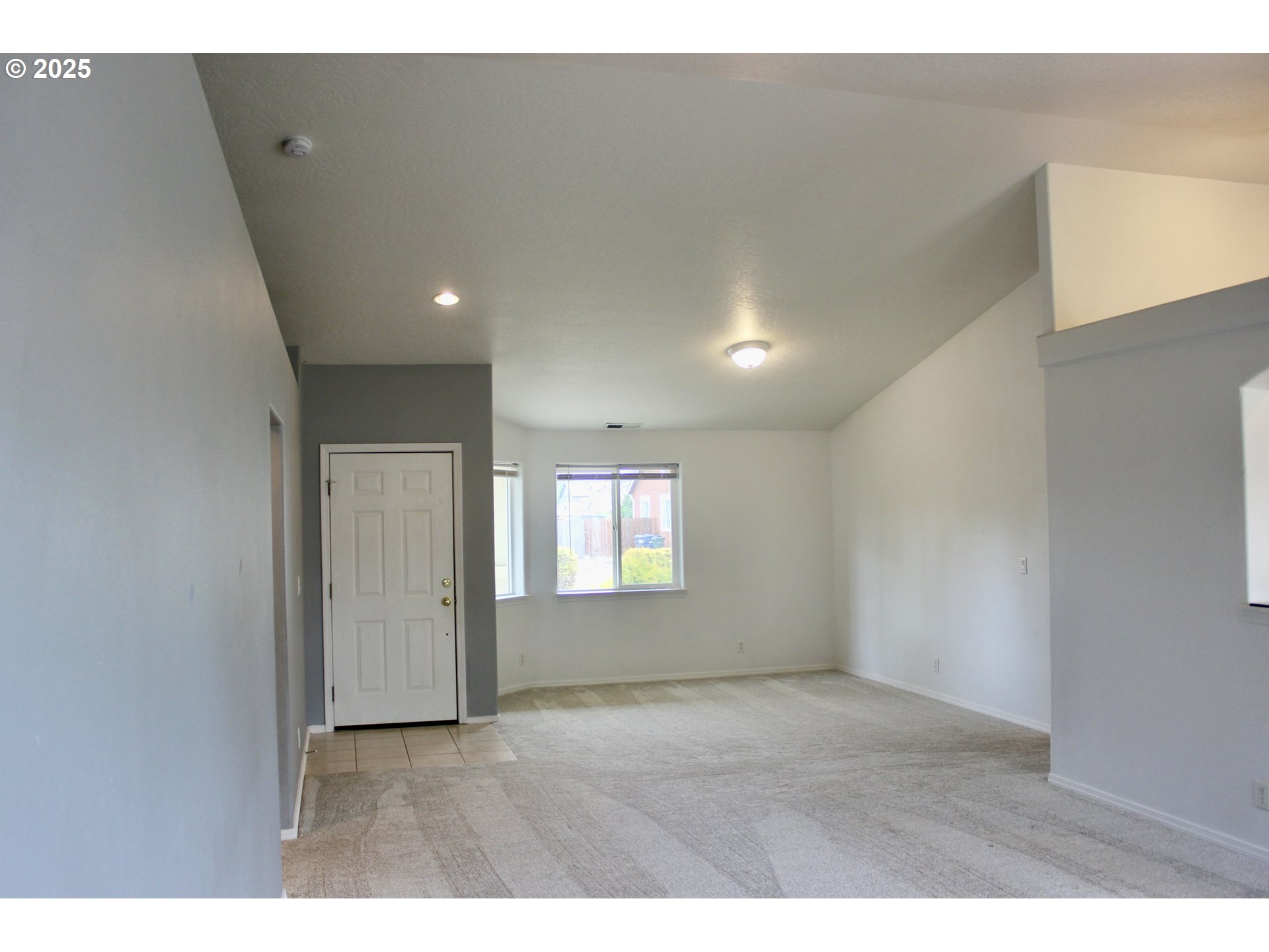 203 ROBIN CT