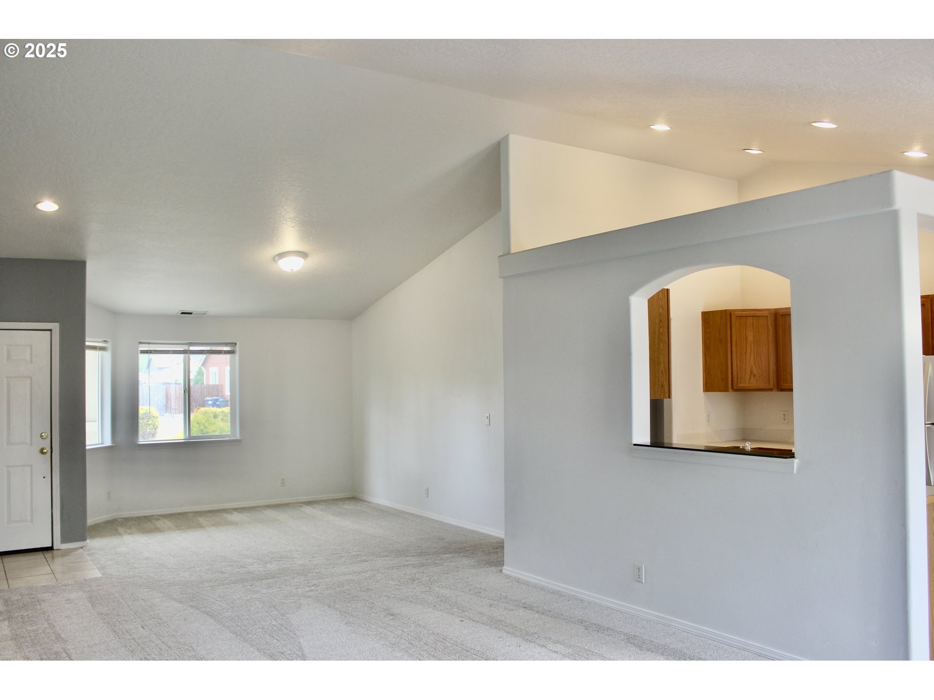 203 ROBIN CT