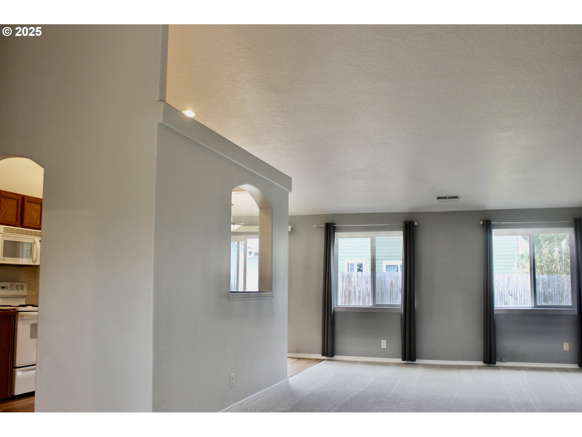 203 ROBIN CT