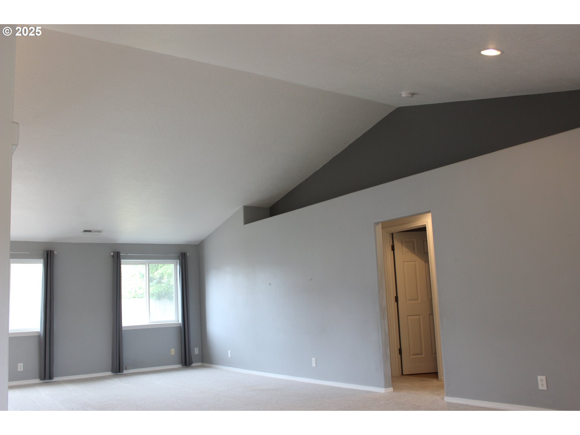 203 ROBIN CT