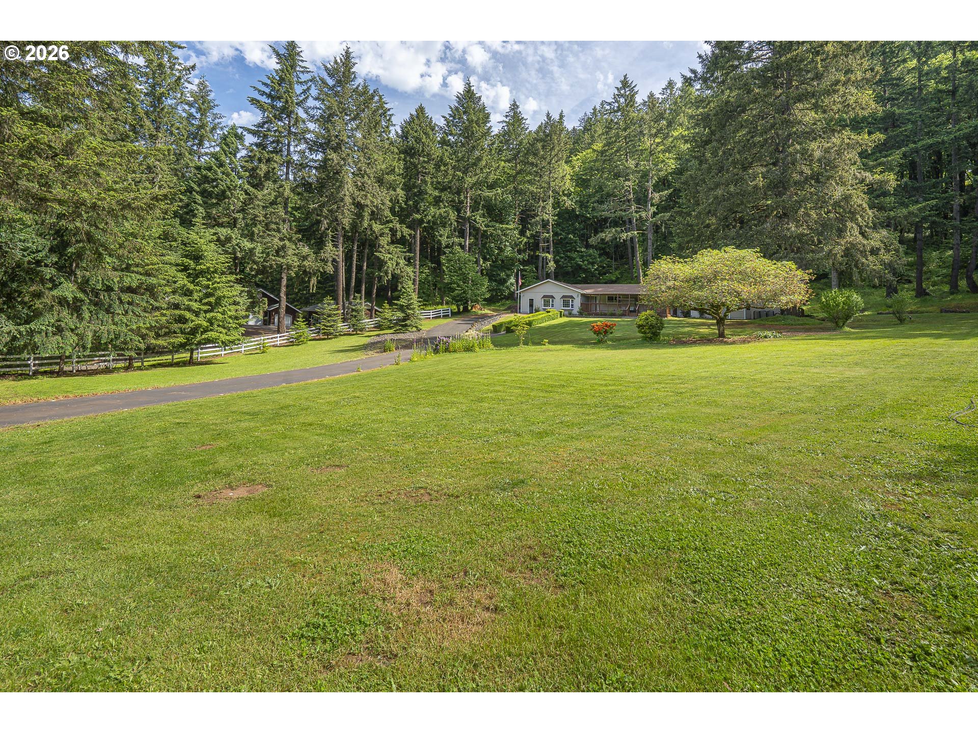 546 BONNIE CT NW