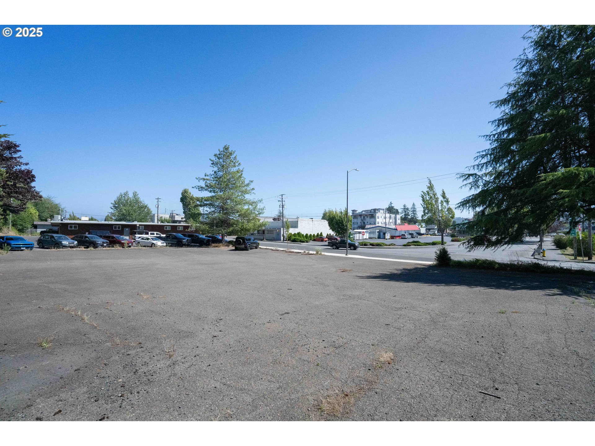 790 COMMERCIAL AVE