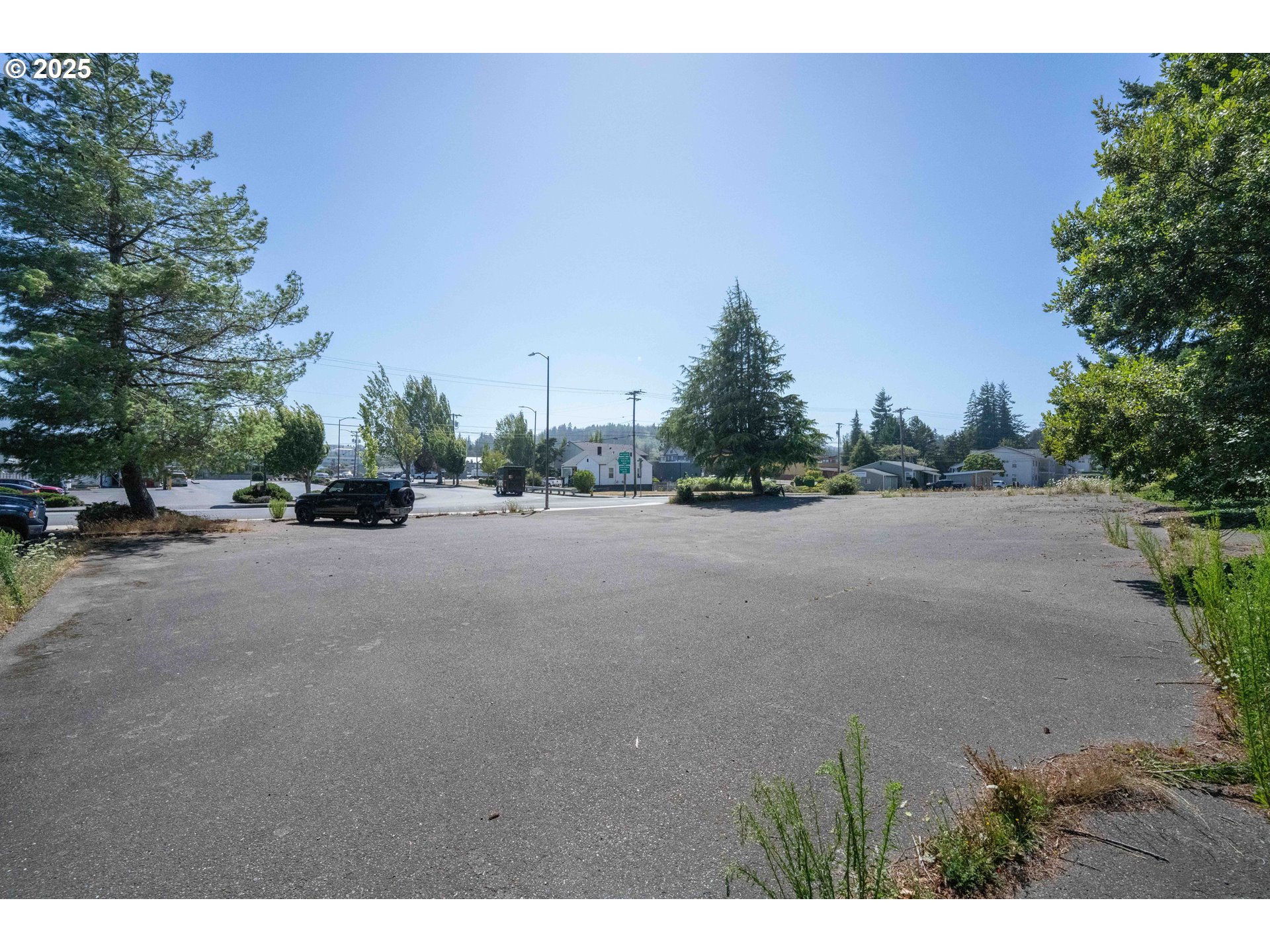 790 COMMERCIAL AVE