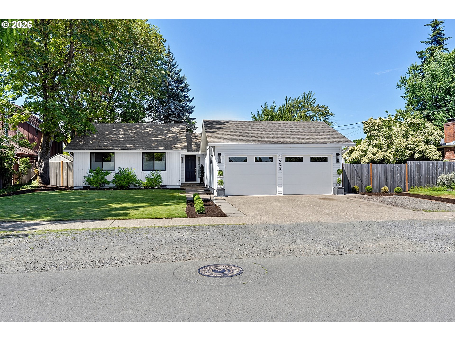 1633 HOLLY AVE