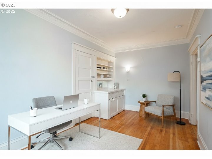 2109 NW IRVING ST 407