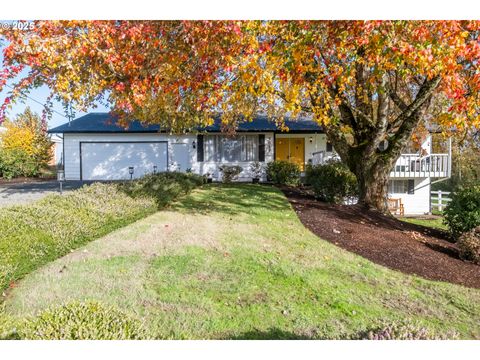 Photo of 5015 NE Auburn Rd, Salem, OR 97317 (MLS # 197093812)