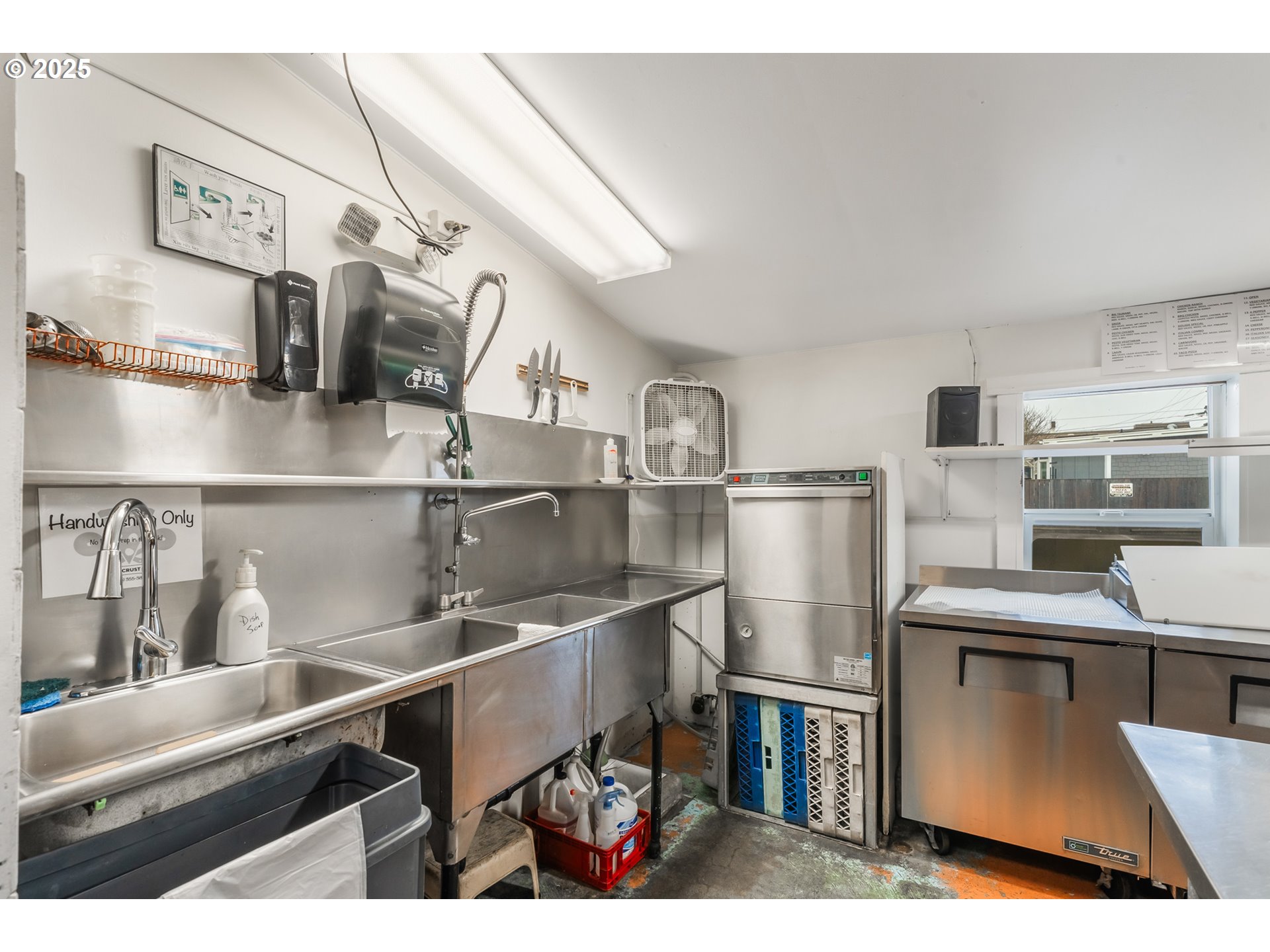 Rockaway Beach, Oregon 97136, United States, ,Commercial,Active,130342