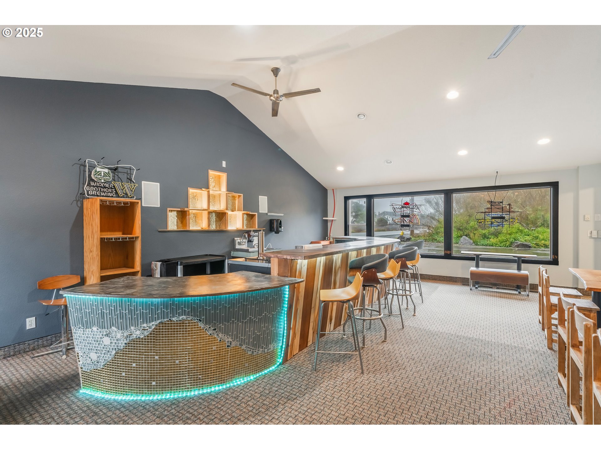 Rockaway Beach, Oregon 97136, United States, ,Commercial,Active,130342