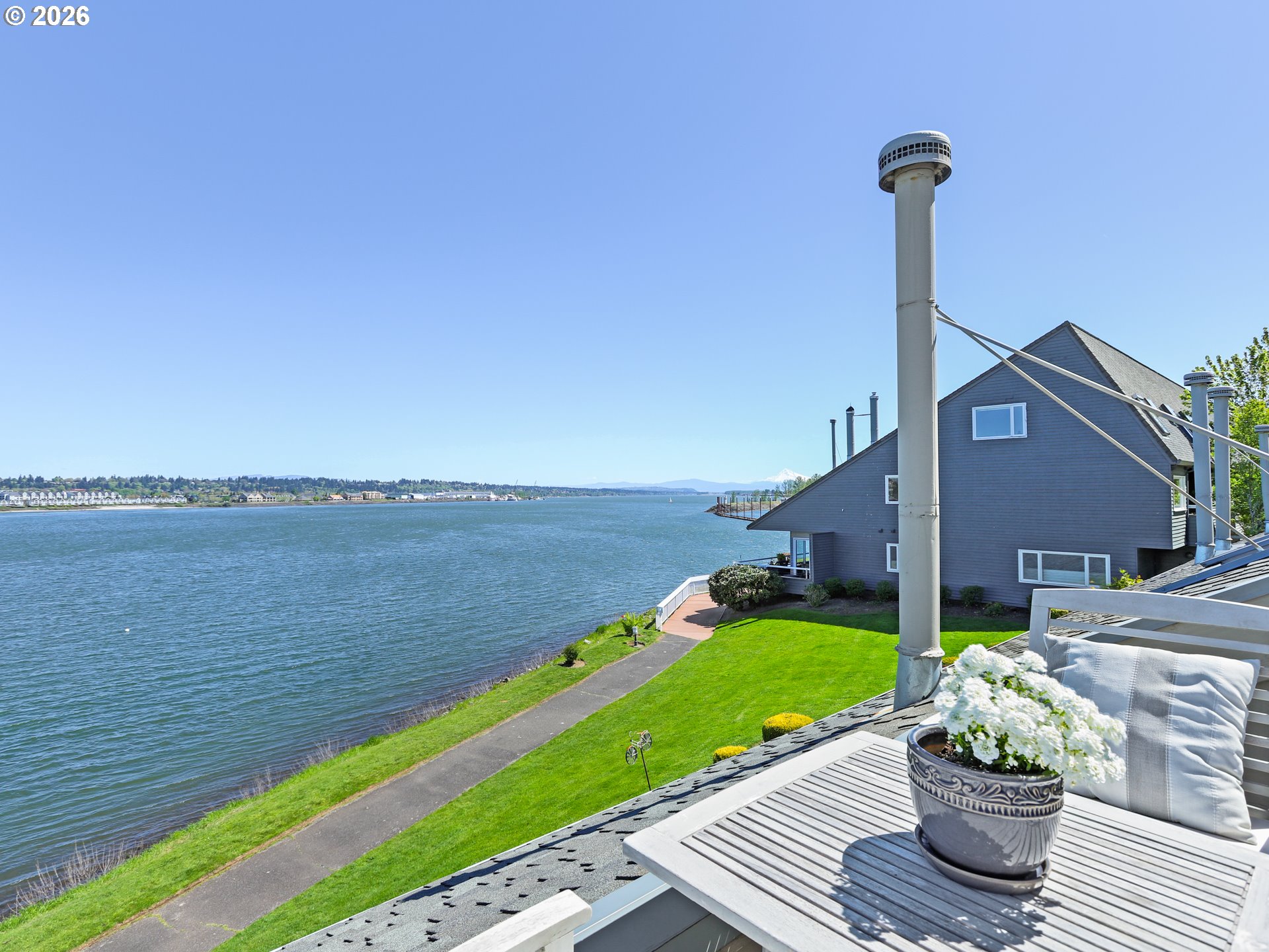 81 N HAYDEN BAY DR