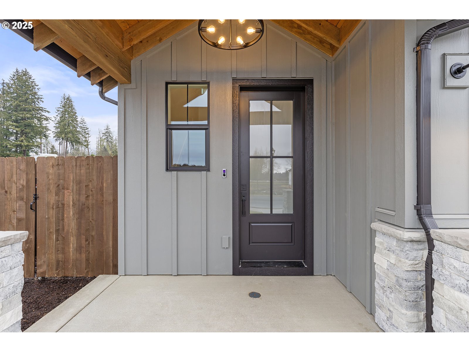 221 SE 24th AVE
