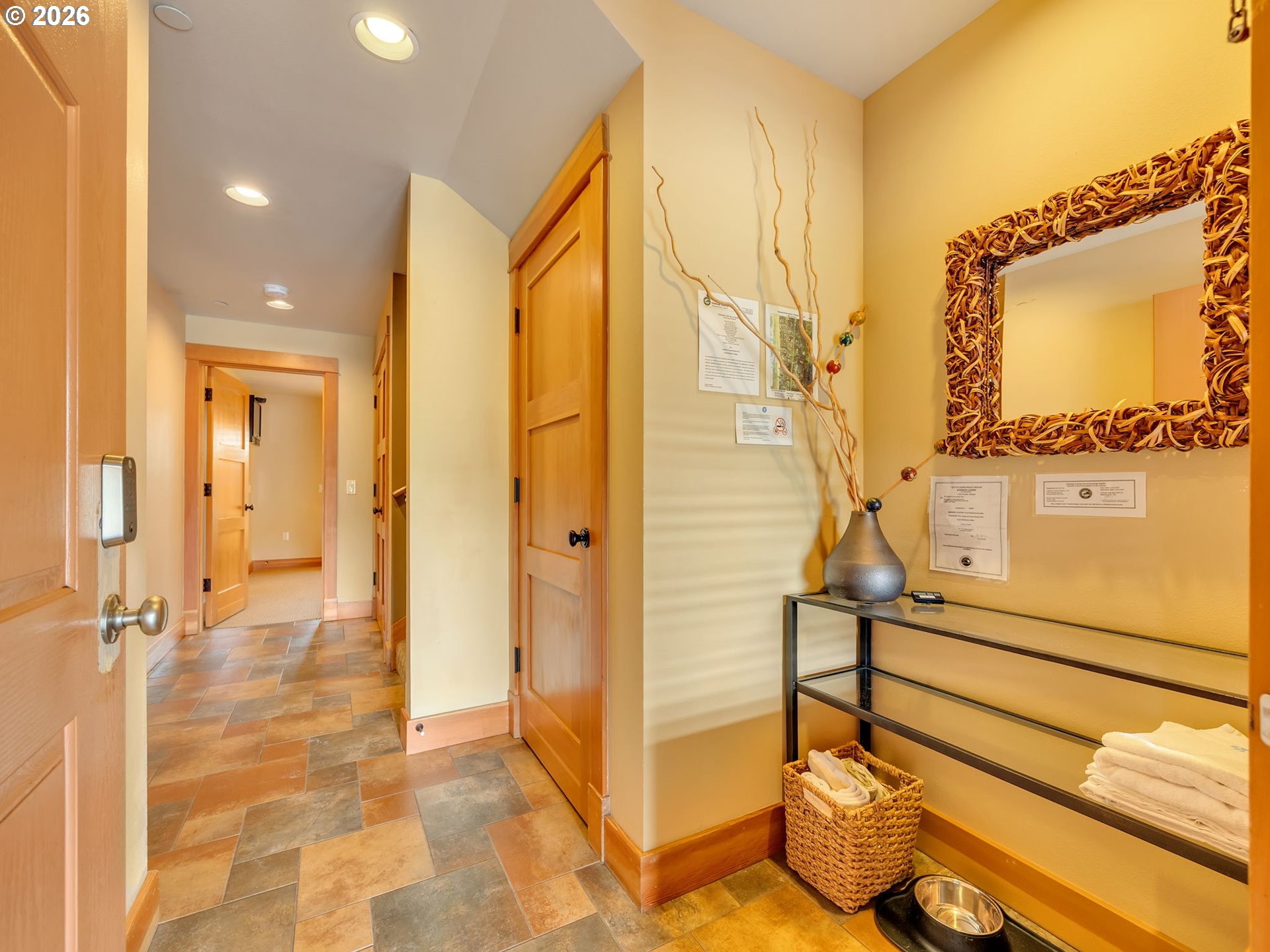 132 E SURFCREST AVE A2-D