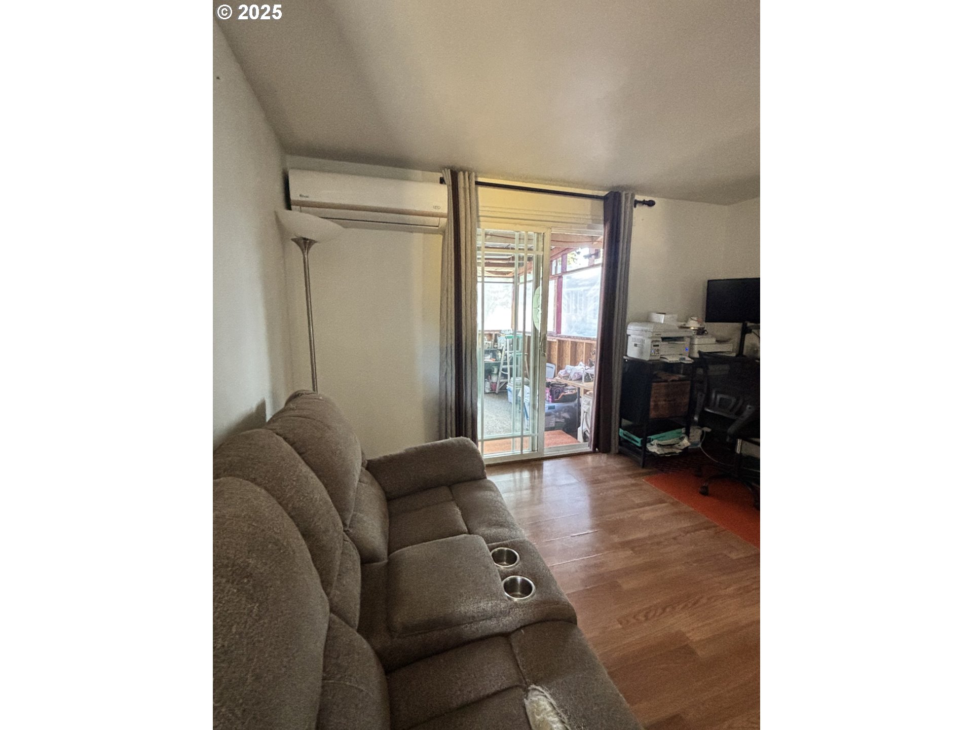 880 SKIPPER AVE