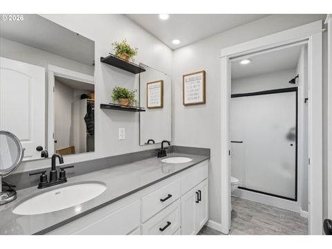 Tiny photo for 392 Owens Way, Creswell, OR 97426 (MLS # 453015182)
