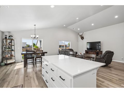 Tiny photo for 392 Owens Way, Creswell, OR 97426 (MLS # 453015182)