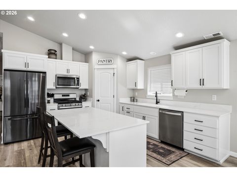 Tiny photo for 392 Owens Way, Creswell, OR 97426 (MLS # 453015182)