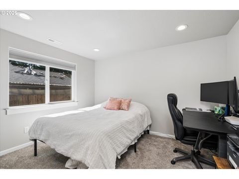 Tiny photo for 392 Owens Way, Creswell, OR 97426 (MLS # 453015182)