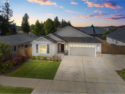 Tiny photo for 392 Owens Way, Creswell, OR 97426 (MLS # 453015182)