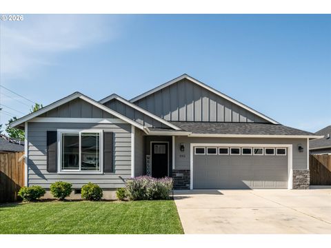 Photo of 392 Owens Way, Creswell, OR 97426 (MLS # 453015182)