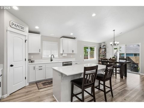 Tiny photo for 392 Owens Way, Creswell, OR 97426 (MLS # 453015182)