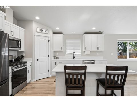 Tiny photo for 392 Owens Way, Creswell, OR 97426 (MLS # 453015182)