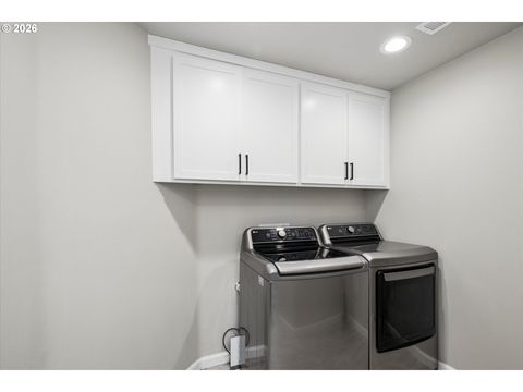 Tiny photo for 392 Owens Way, Creswell, OR 97426 (MLS # 453015182)