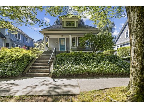 2217 NE 12TH AVE Portland OR 97212