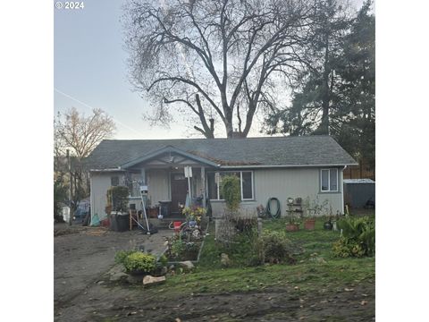 A home in Myrtle Creek